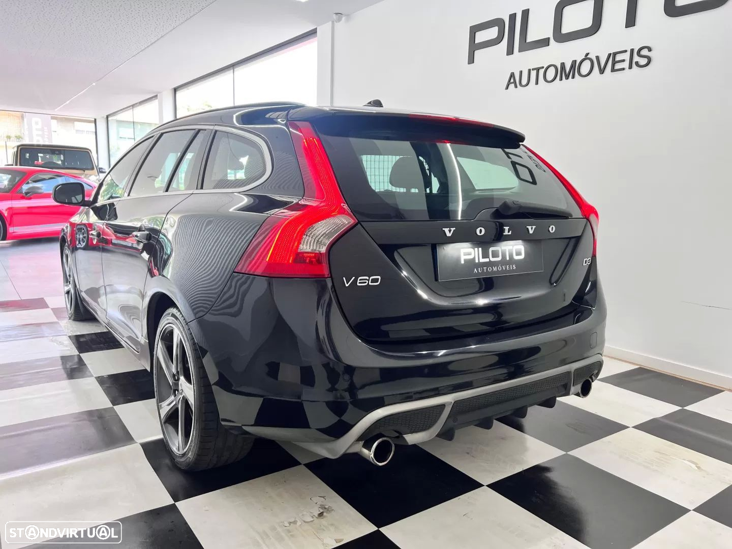 Volvo V60 2.0 D3 R-Design Start/Stop - 10