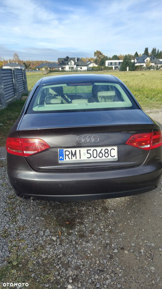 Audi A4 Limousine - 7