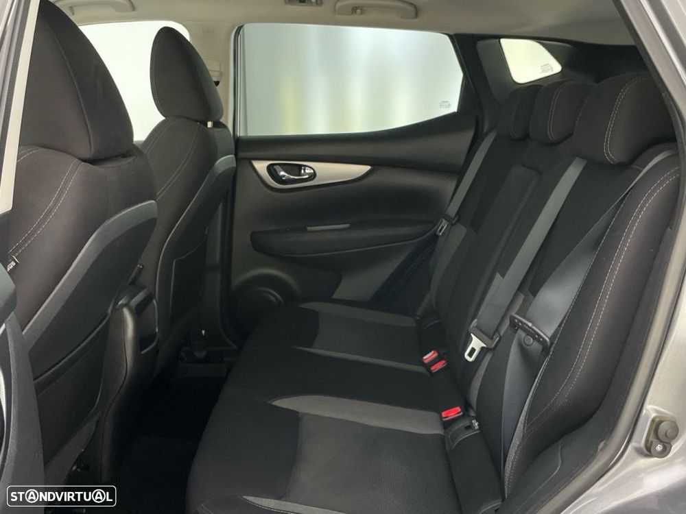 Nissan Qashqai 1.5 dCi N-Connecta - 12