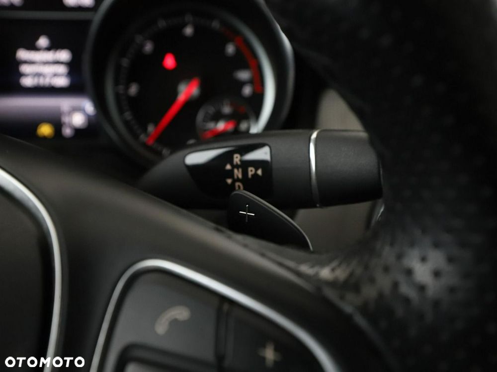 Mercedes-Benz CLA 180 d 7G-DCT Urban - 33