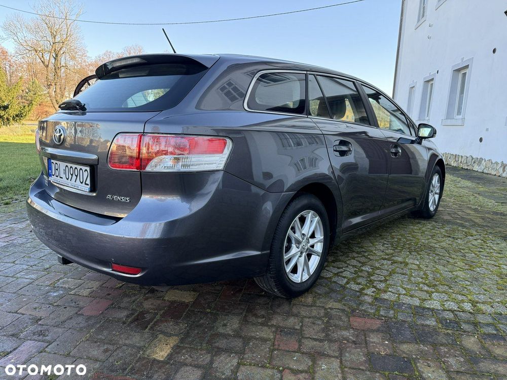 Toyota Avensis - 28