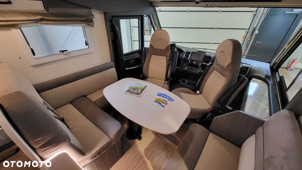 McLOUIS Nevis 879 - 5 osobowy - 14