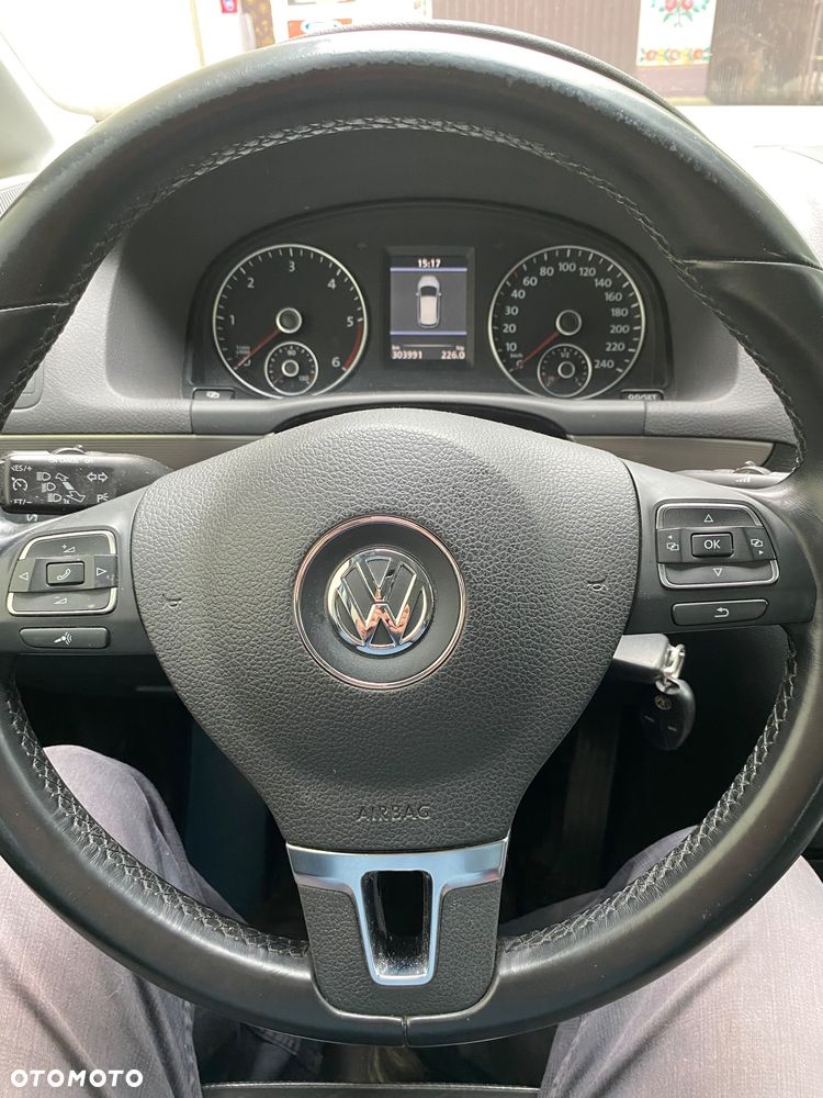 Volkswagen Touran 2.0 TDI DPF BlueMotion Technology Highline - 14