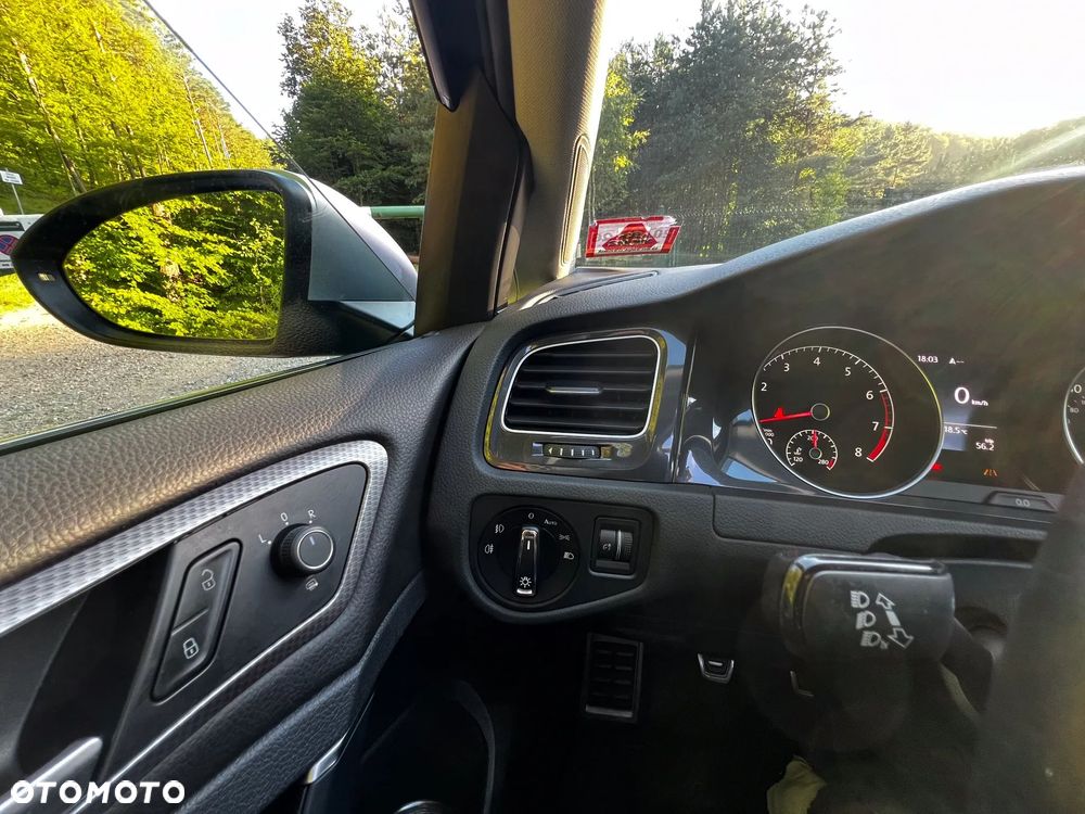 Volkswagen Golf - 8