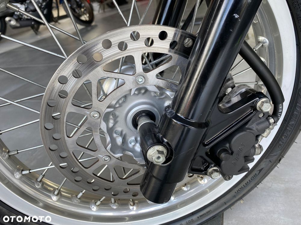 Suzuki DR - 27