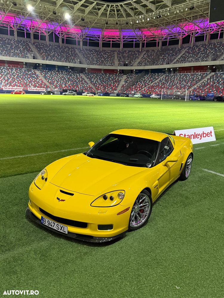 Chevrolet Corvette - 4