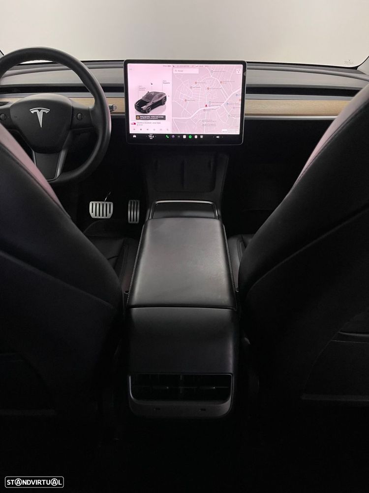 Tesla Model Y Performance Dual Motor AWD - 24