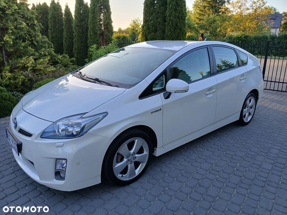 Toyota Prius (Hybrid) Executive - 10