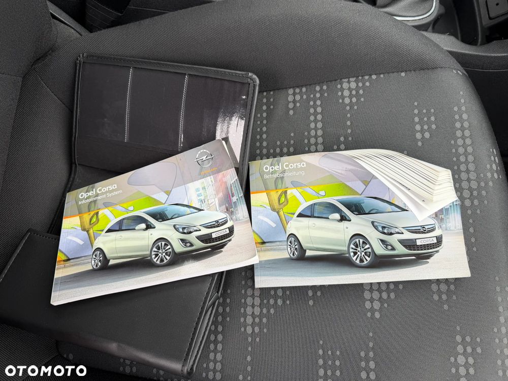 Opel Corsa 1.4 16V Cosmo - 13