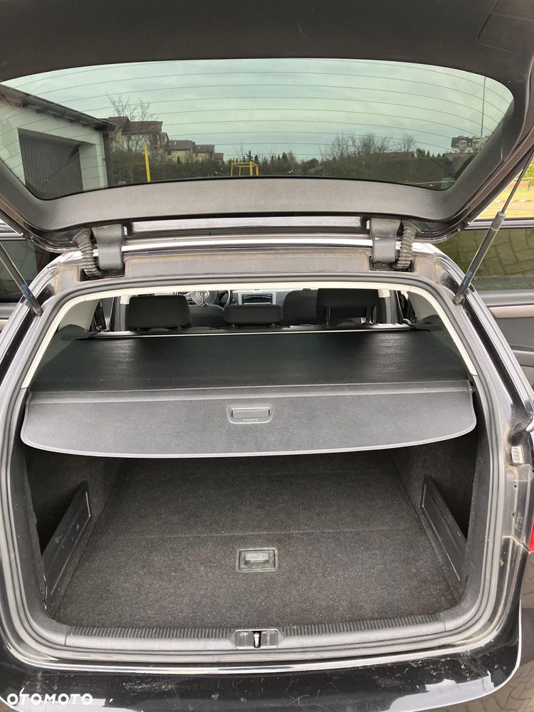 Volkswagen Passat 1.6 TDI DPF BlueMot Comfortline - 12