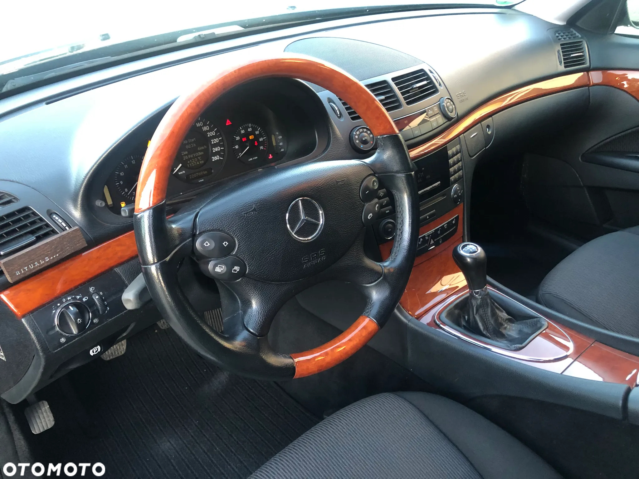 Mercedes-Benz Klasa E 200 Kompressor Classic - 7