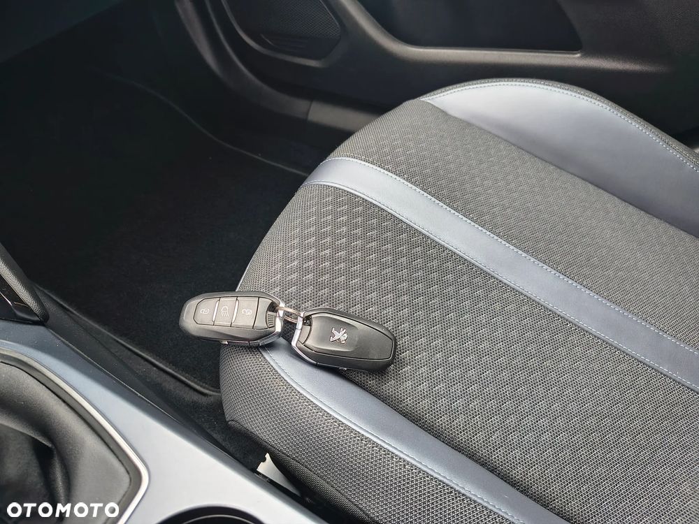 Peugeot 2008 PureTech 130 Active Pack - 24