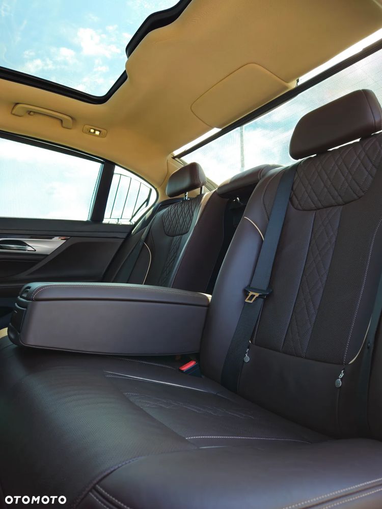 BMW Seria 7 750Li Edition Exclusive - 28