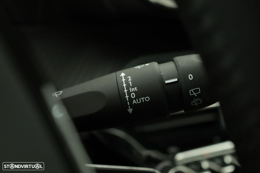 Peugeot 2008 1.2 Allure - 19