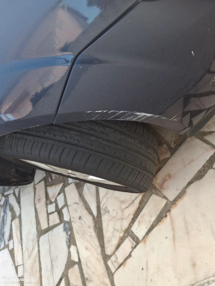 Ford Fiesta 1.25 Ghia - 8