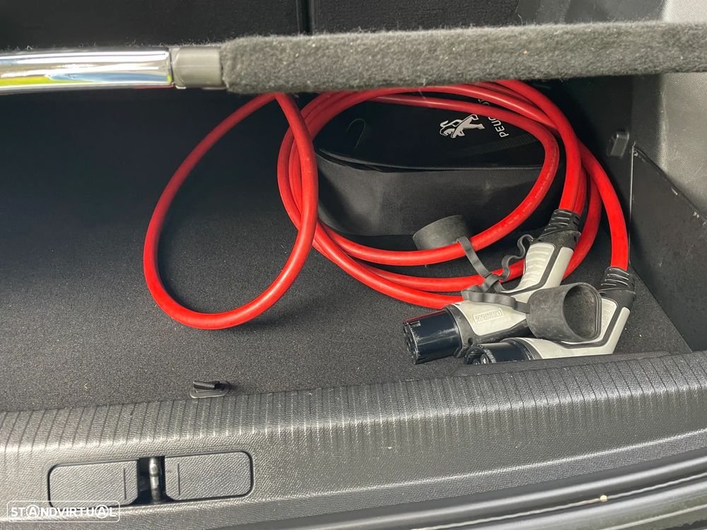 Peugeot e-2008 50 kWh Allure - 6