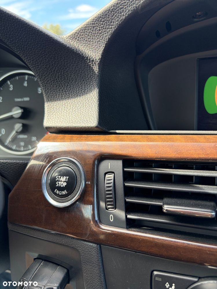 BMW Seria 3 320i Edition Exclusive - 25