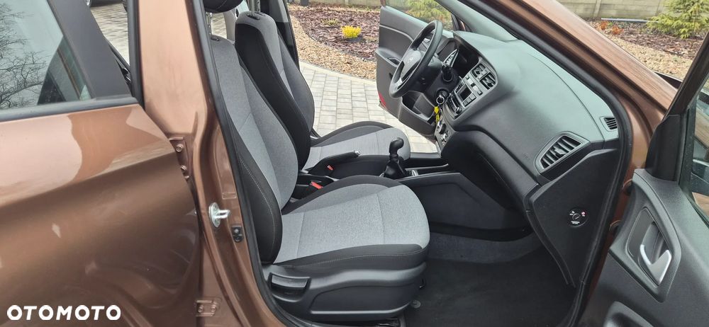 Hyundai i20 1.2 Trend - 19