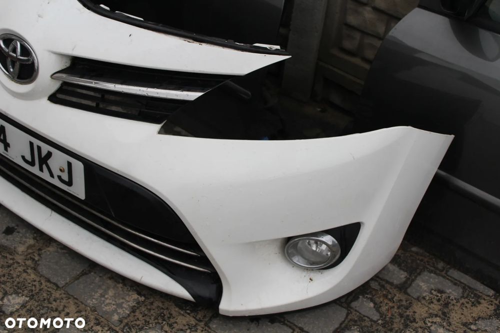 zderzak przód grill toyota verso r2 kolor 040 2014r kompletny - 6