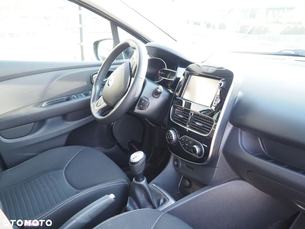 Renault Clio - 11