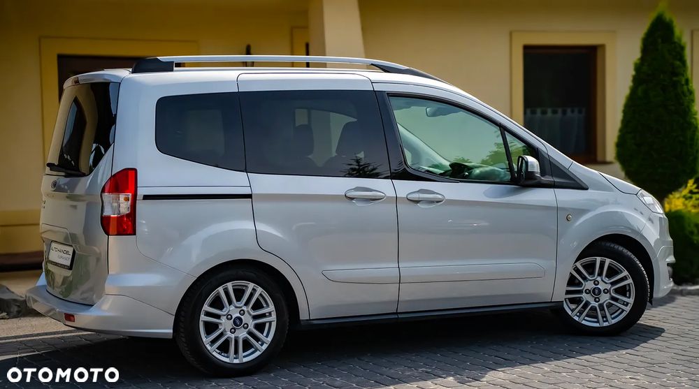 Ford Tourneo Courier 1.5 TDCi S&S Ambiente - 12