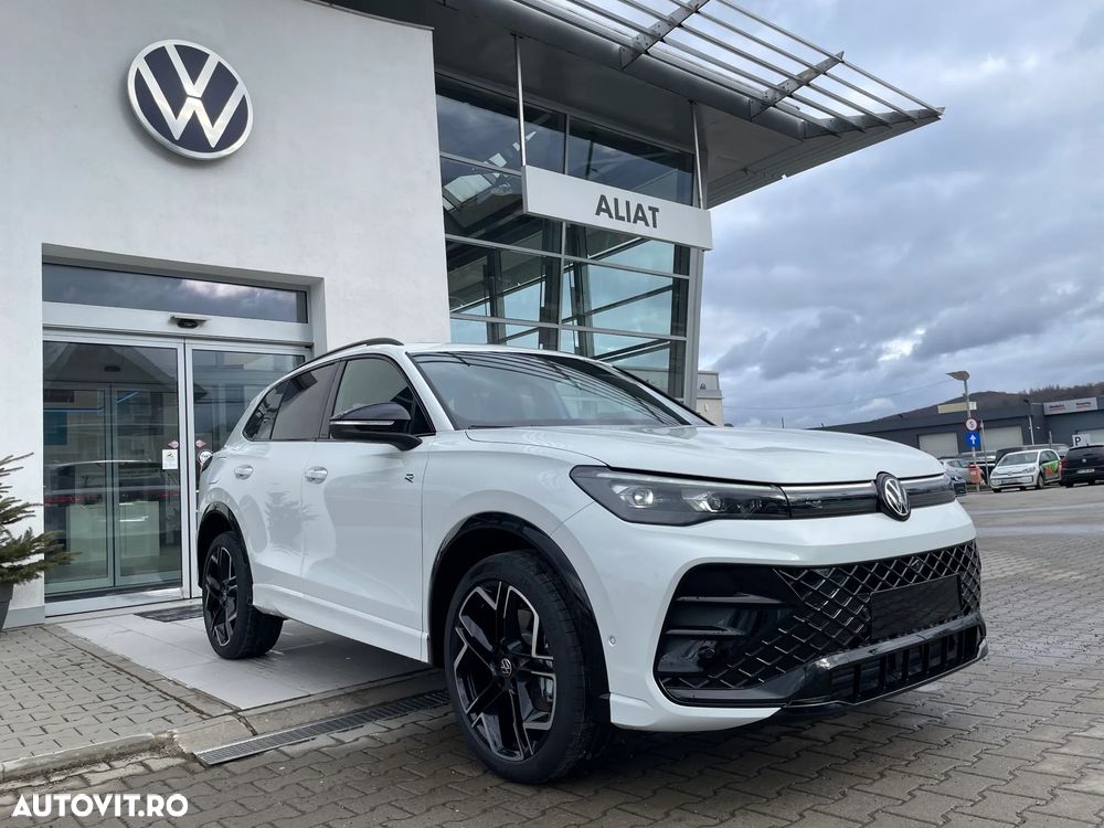 Volkswagen Tiguan - 1