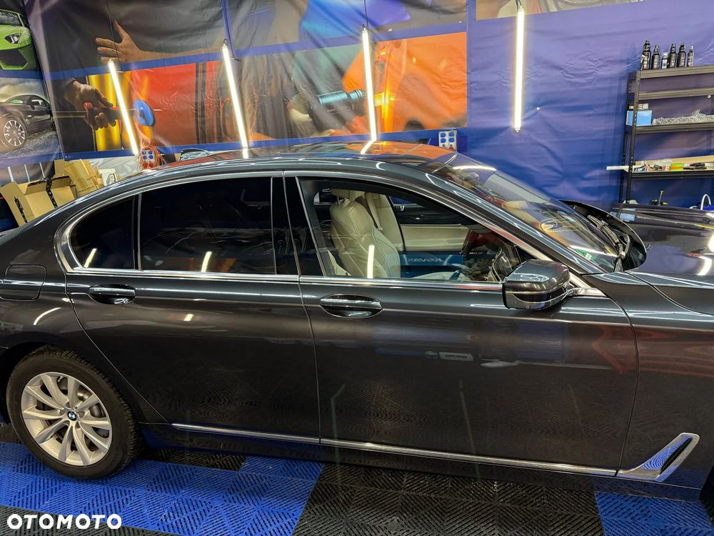 BMW Seria 7 ver-750i-xdrive-edition-exclusive - 6