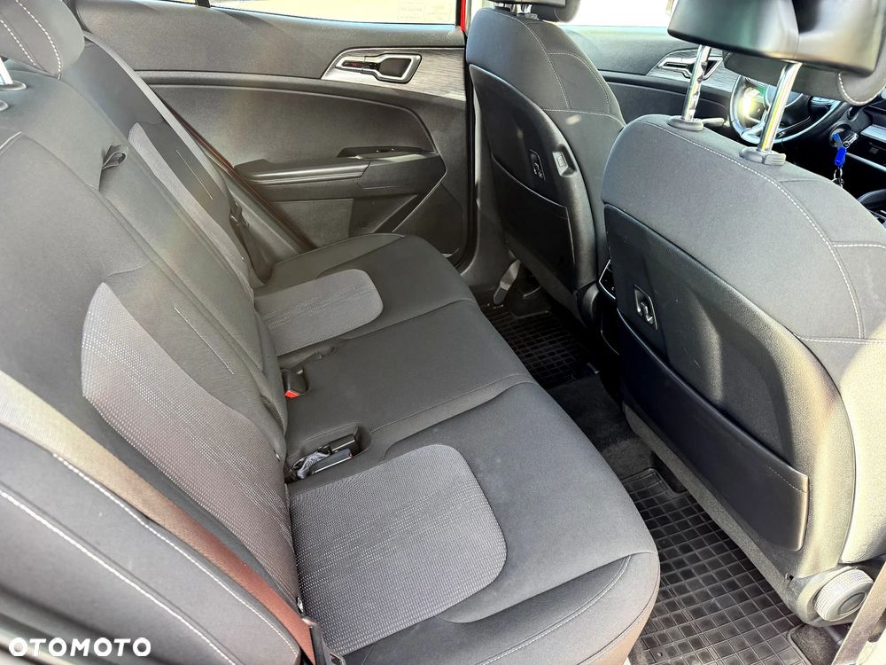 Kia Sportage 1.6 T-GDI 2WD Eco-Dynamics + (48V M-H) DCT Spirit - 19