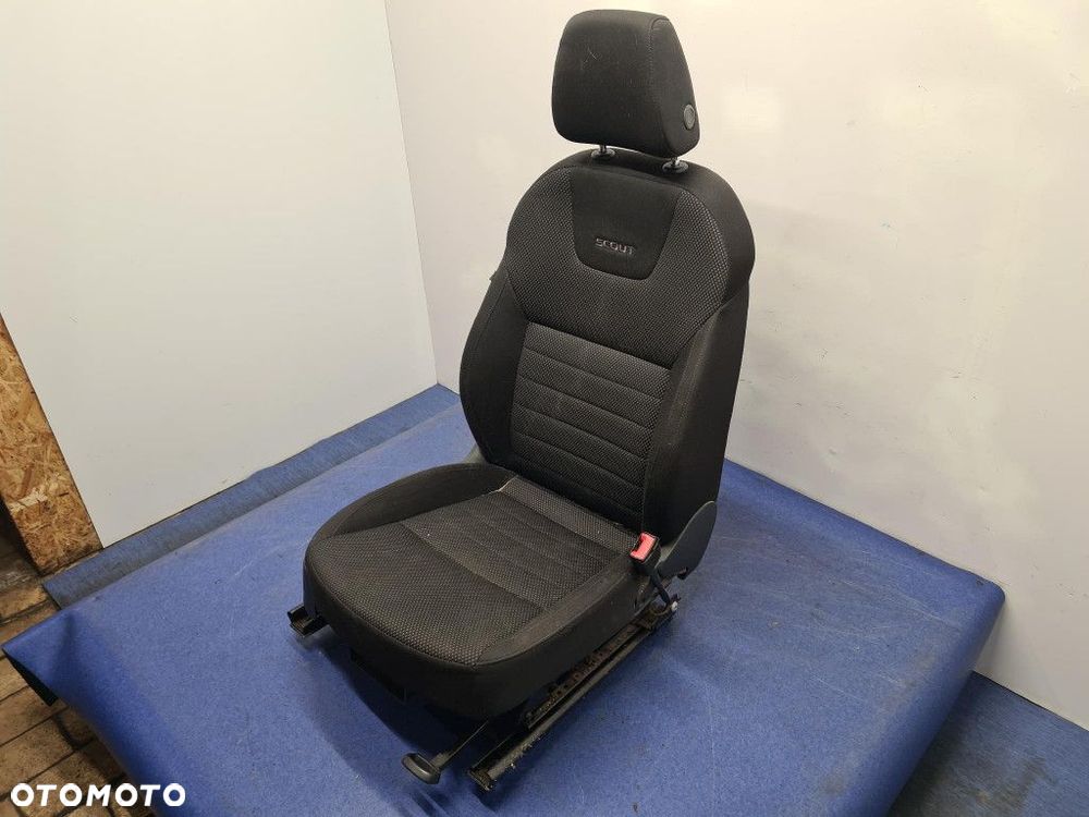 SKODA OCTAVIA III KOMBI SCOUT FOTEL PASAŻERA. - 6