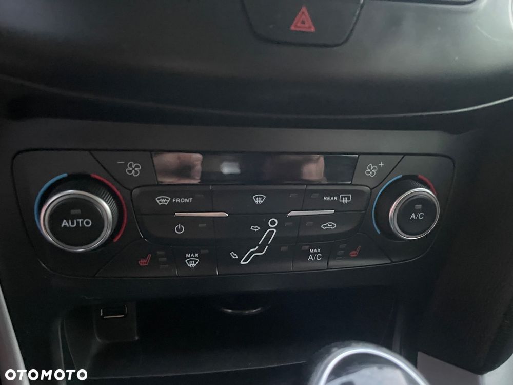 Ford Focus 1.0 EcoBoost Active Business - 11