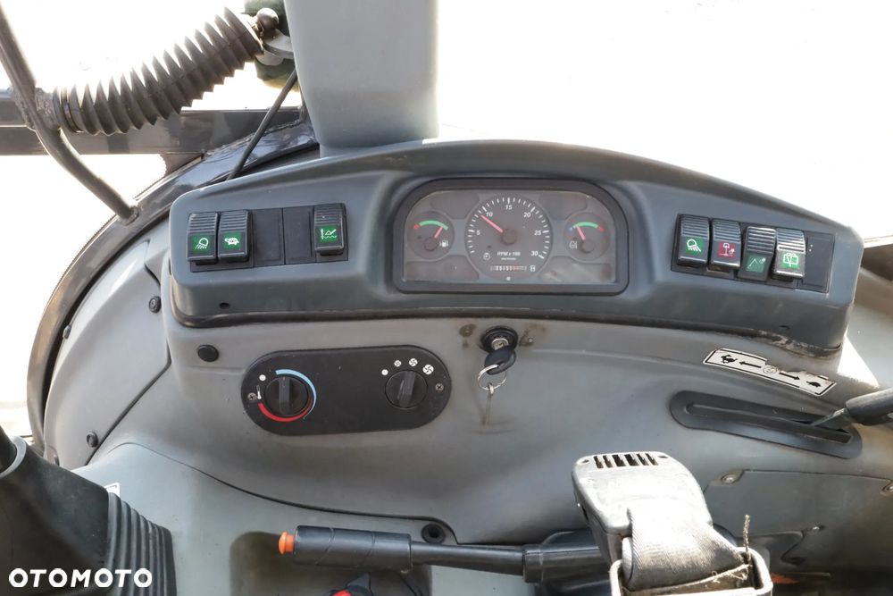 New Holland LB110B - 28