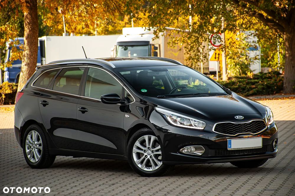 Kia Ceed 1.6 CRDi 128 ISG Dream Team Edition - 6