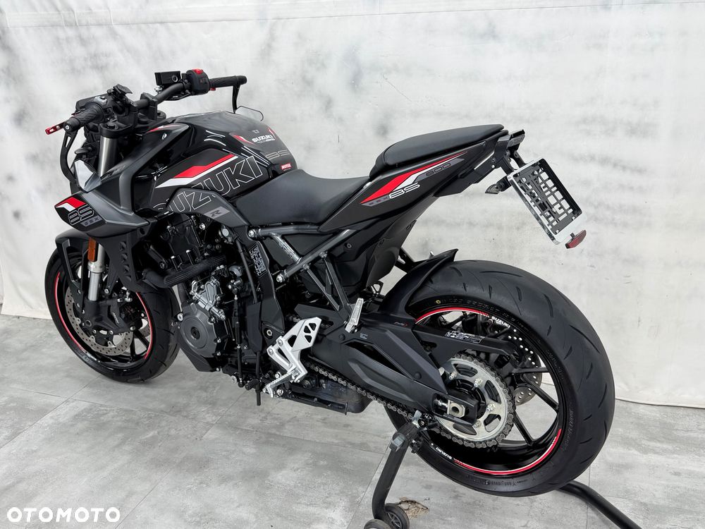 Suzuki GSX - 18