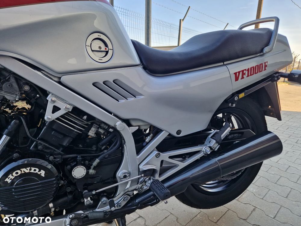 Honda VF - 19