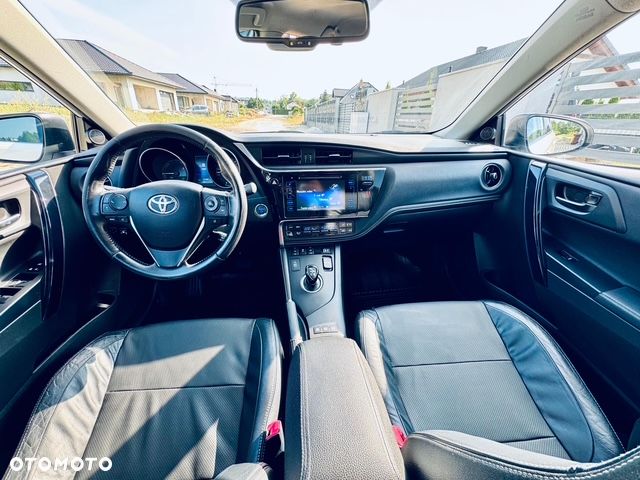 Toyota Auris - 13