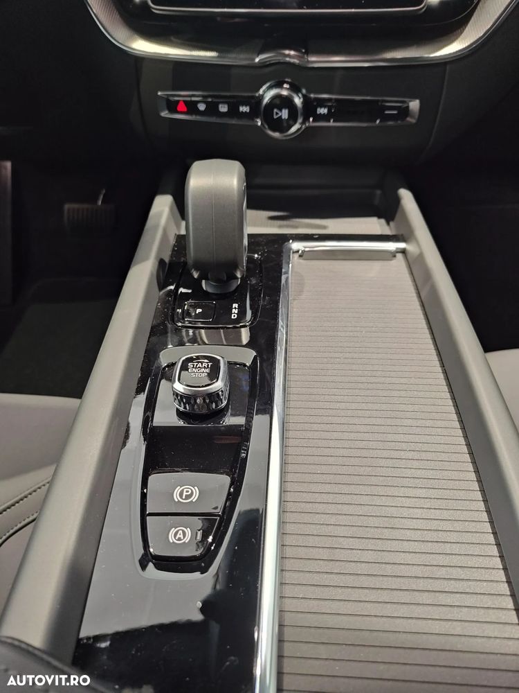 Volvo XC 60 B5 AT AWD MHEV Core - 10