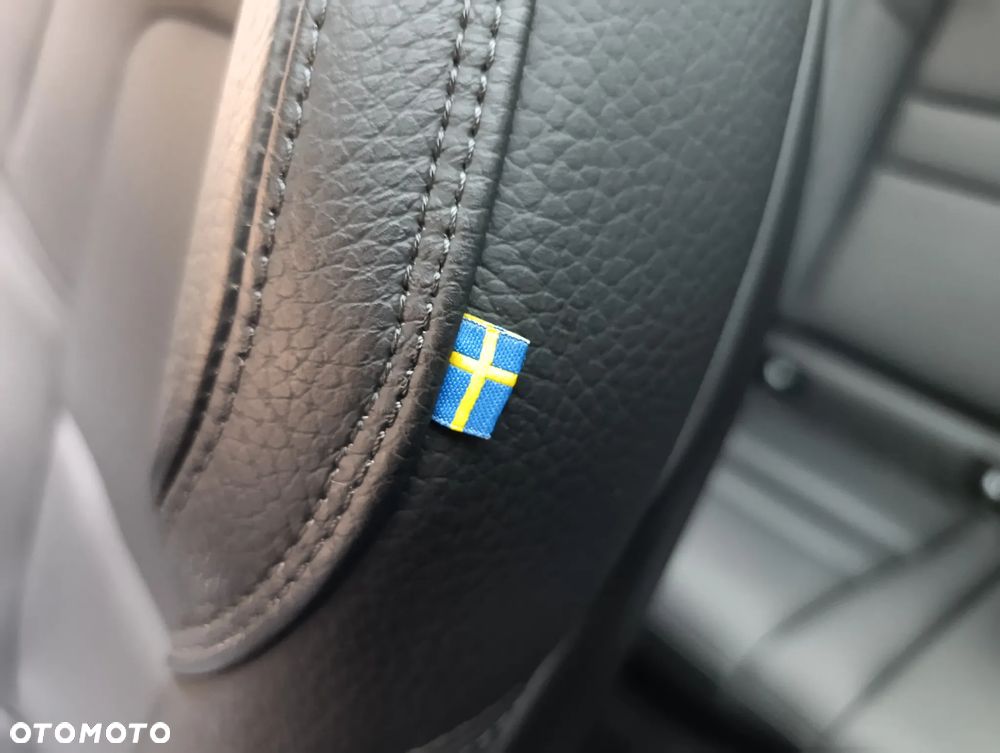 Volvo V60 T8 AWD Twin Engine Geartronic Inscription - 24