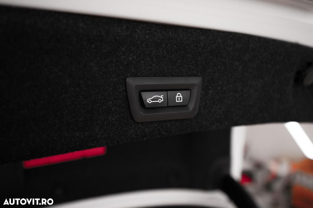 BMW Seria 3 320e Aut. - 34