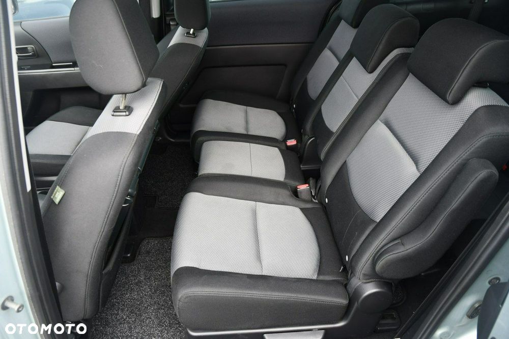 Mazda 5 - 15