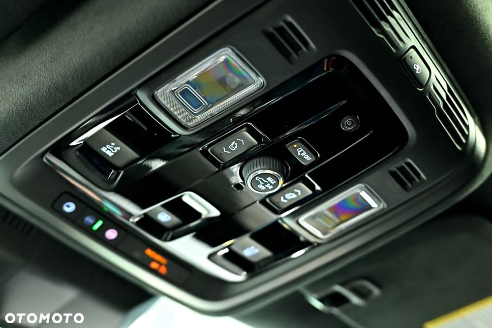 Cadillac Escalade - 24