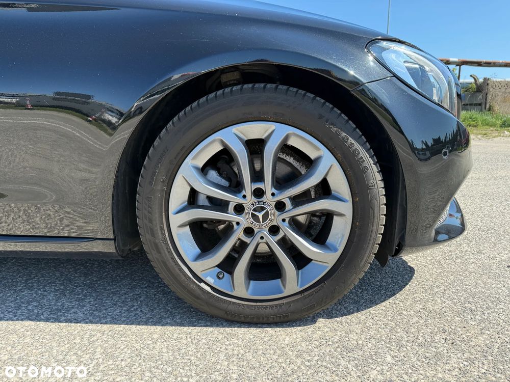 Mercedes-Benz Klasa C 180 7G-TRONIC Exclusive - 32