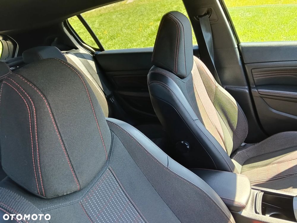 Peugeot 308 PureTech 130 GPF EAT8 Stop & Start GT - 14