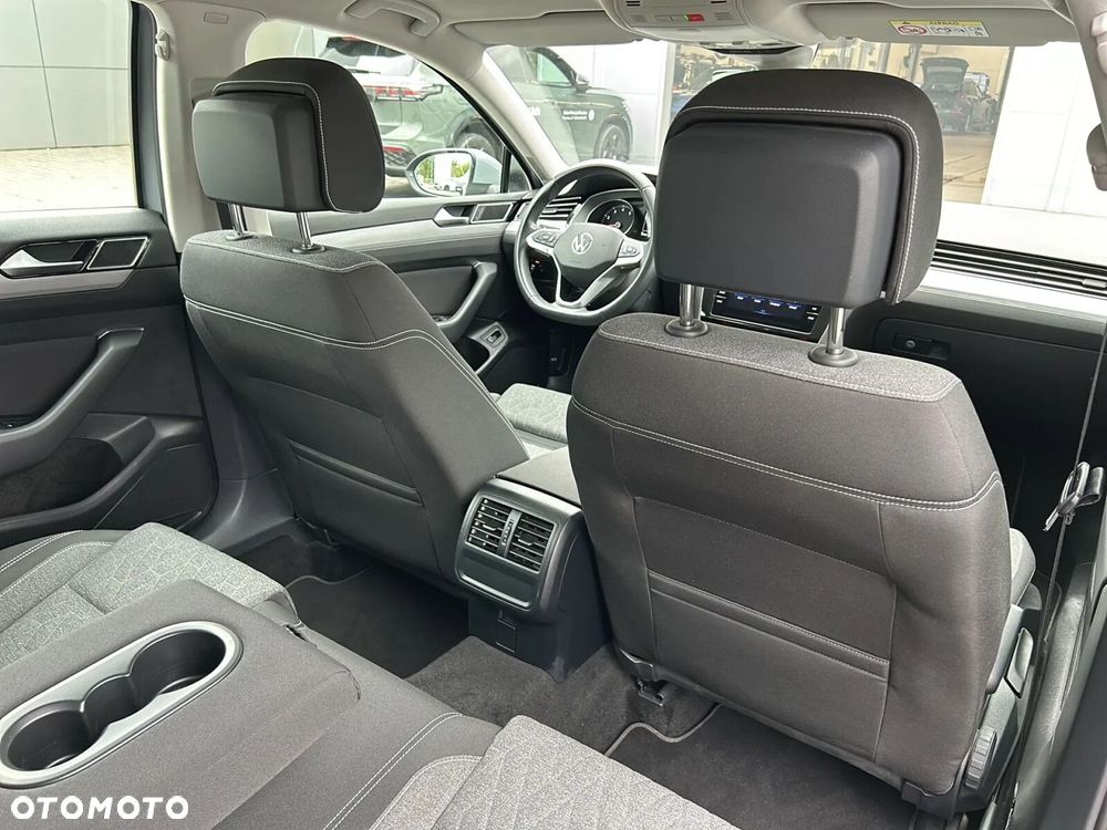 Volkswagen Passat - 10