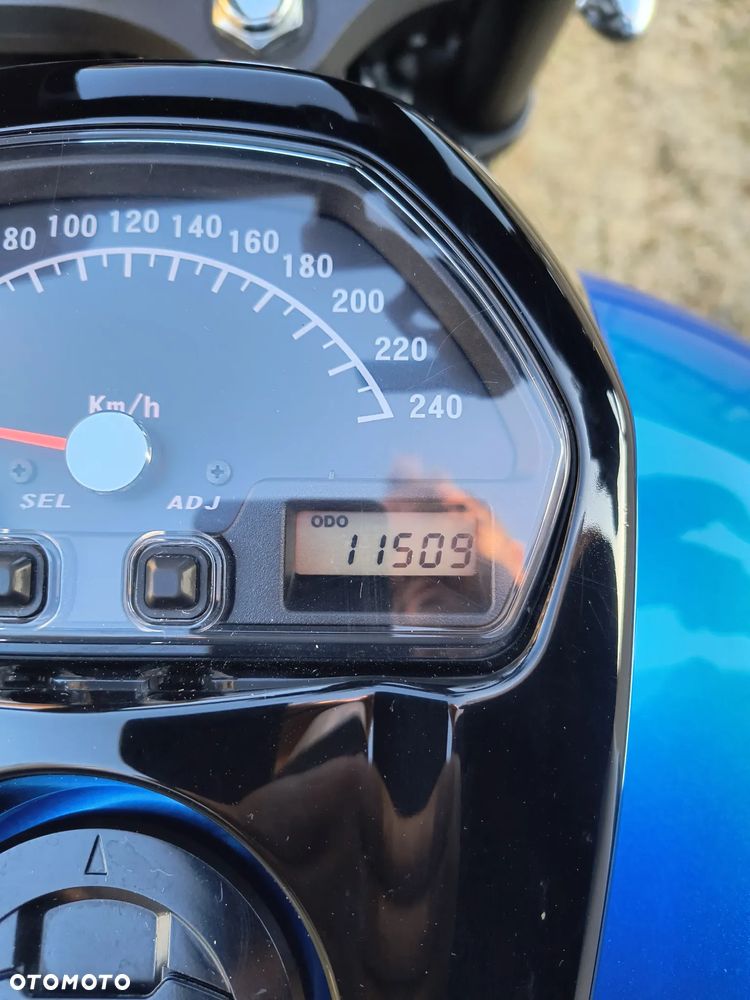 Suzuki Boulevard - 19