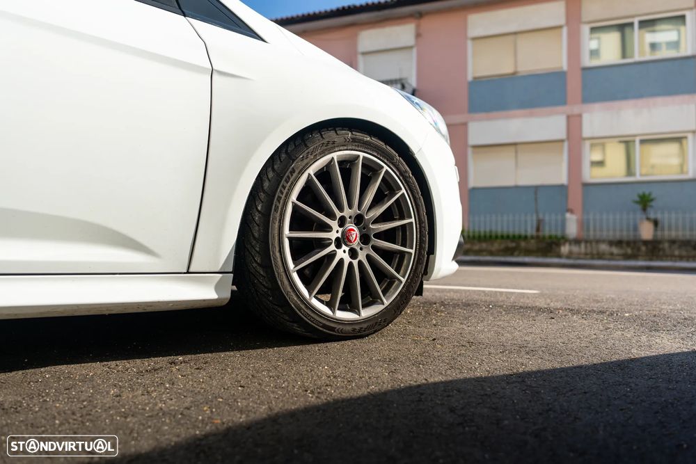 Ford Focus 2.0 EcoBoost ST c/ Pack Pele Desportiva - 38