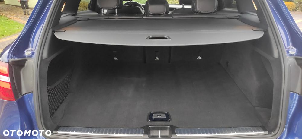 Mercedes-Benz GLC 300 4Matic 9G-TRONIC AMG Line - 11