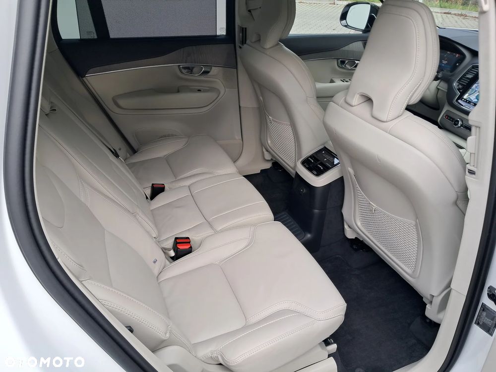 Volvo XC 90 T8 AWD Plug-In Hybrid Ultra Dark 7os - 16