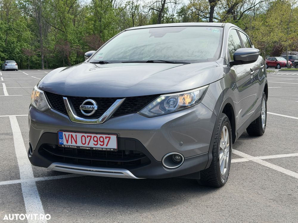 Nissan Qashqai 1.6 DCI N-Connecta - 1