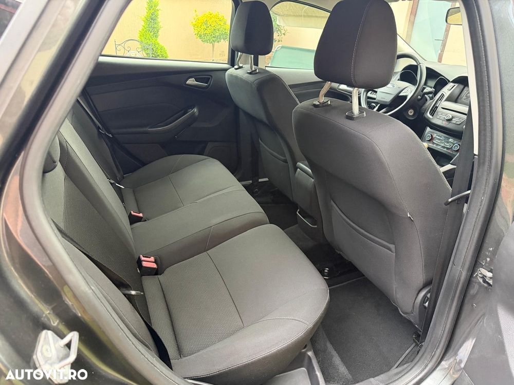 Ford Focus - 8