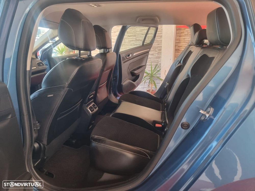 Renault Mégane 1.5 Blue dCi Limited - 11